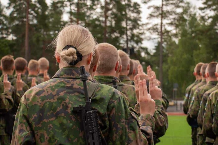 У Фінляндії рекордна кількість жінок пішла добровільно служити у військо 