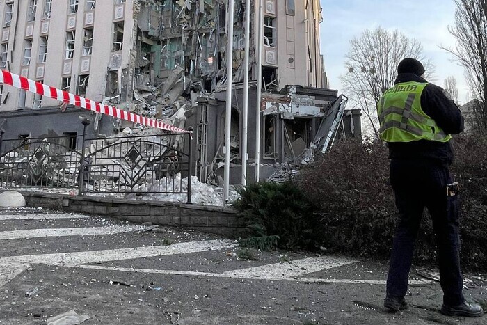 В Киеве ракеты попали в гостиницу и частный дом, есть жертвы