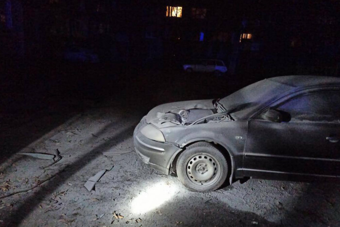 Новорічний терор РФ: уламки ракети впали у Шевченківському районі столиці (фото)