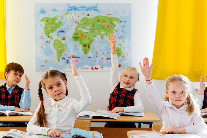 Министр образования рассказал, сколько украинских школьников находится за границей