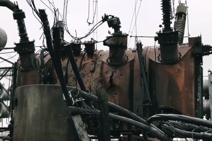 Енергетики показали підстанцію, знищену російською ракетою (відео)