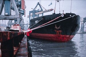 Росіяни перетворили морський порт Маріуполя на військову базу – радник мера