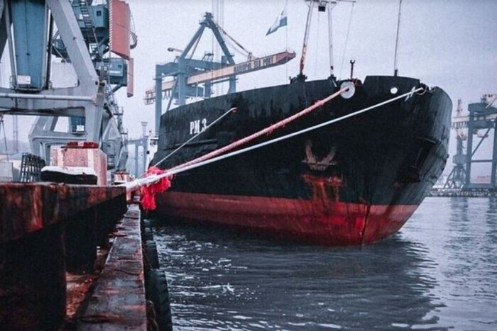 Россияне превратили морской порт Мариуполя в военную базу – советник мэра