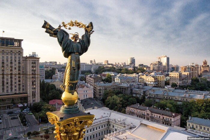 Київ визнано містом року, Буданов анонсував контрнаступ. Головне за 4 січня