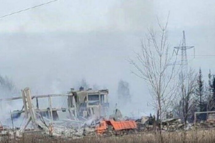 Вибухи у Макіївці: опубліковані супутникові знімки зруйнованої бази окупантів 
