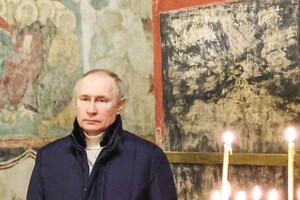 РосТВ показало Путіна у храмі на різдвяній службі (фото, відео)