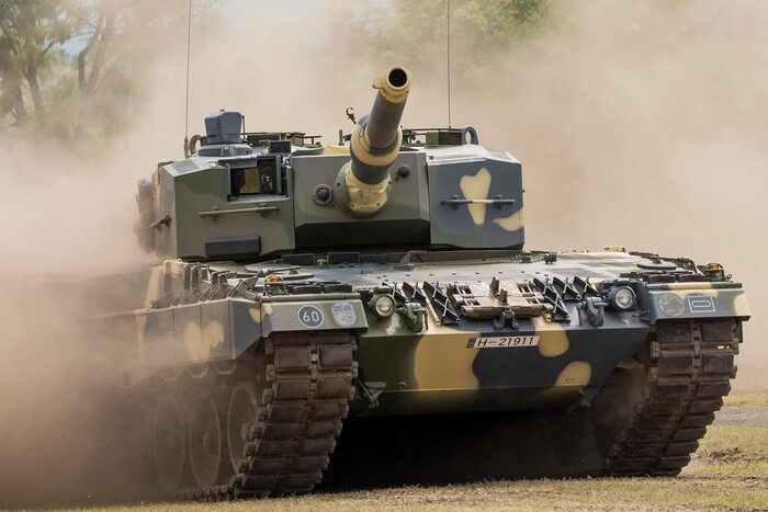Польща може передати Україні німецькі танки Leopard: про яку кількість йде мова