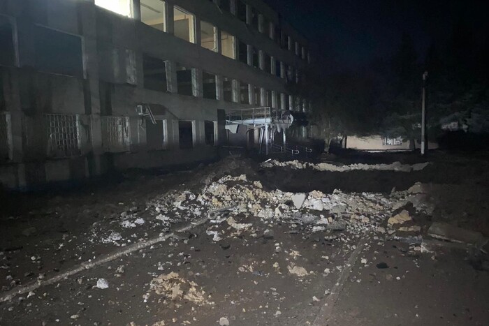 Пошкоджено освітній заклад та будинки. Наслідки обстрілу Донеччини (фото)