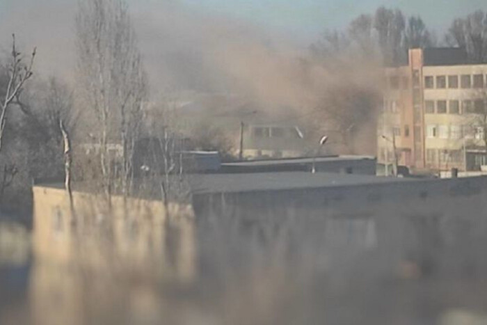 У Мелітополі чути вибухи біля захопленого окупантами заводу