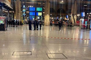 На вокзалі Парижа невідомий напав із ножем на перехожих: є поранені