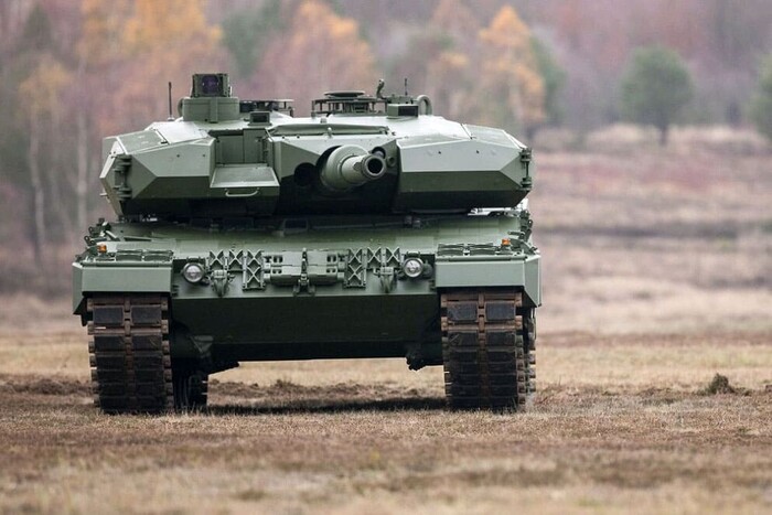 У Німеччині образилися, що Макрон першим передав Україні танки