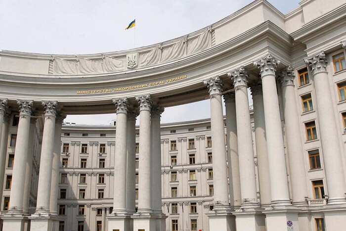 Пєсков заявив про роздратування Заходу корупцією в Україні: МЗС жорстко відповів 