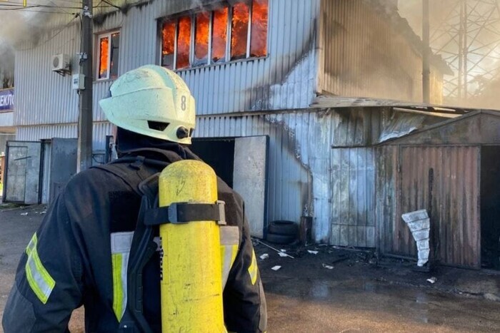 Кличко сообщил о пожаре в столице в результате ракетной атаки