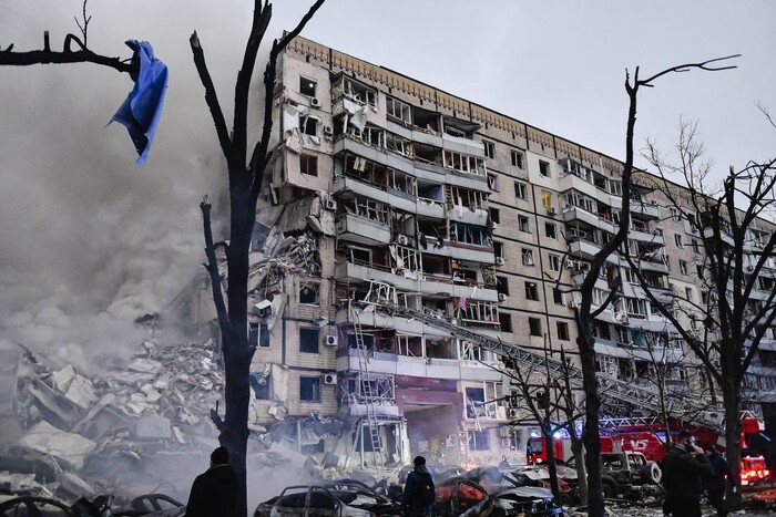 Обстріл багатоповерхівки Дніпра: житло потрібне понад тисячі людей