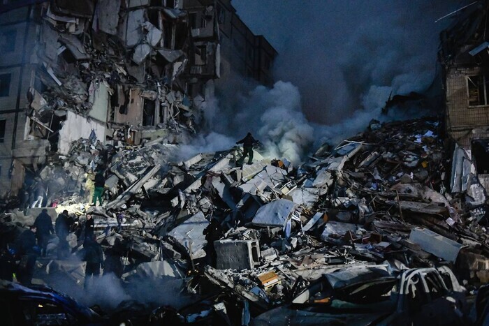 Ракетный обстрел многоэтажки в Днепре: уже 60 раненых