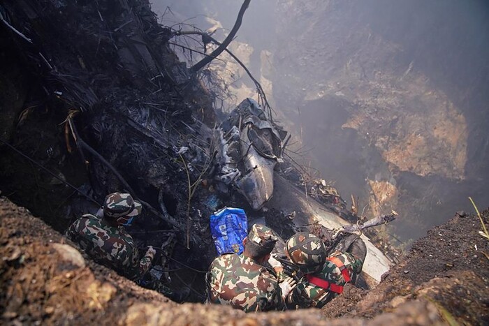 Авіакатастрофа в Непалі: майже 30 пасажирів літака дивом вижили