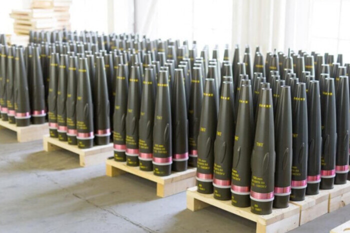 Украина получит 300 тыс. артиллерийских снарядов: обнародованы детали