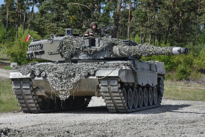 Прем’єр Польщі натякнув, що Варшава може передати Україні танки і без згоди Берліна