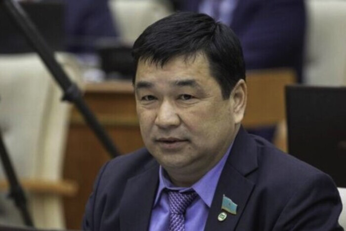 Скандал в Казахстане. Партия выгнала депутата за поддержку войны против Украины