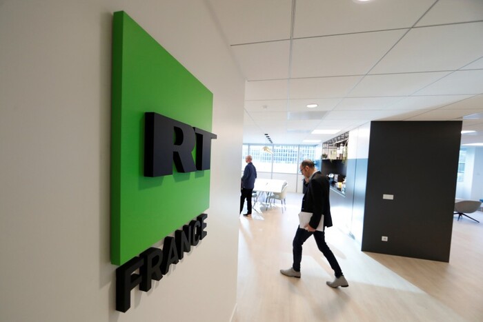 Франція заморозила кошти кремлівського телеканалу RT