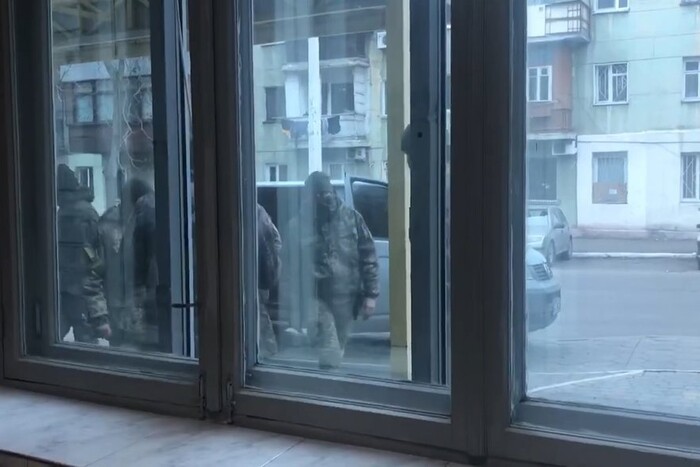В Одесі чоловіка жорстоко затримали під час вручення повістки: подробиці скандалу (відео)