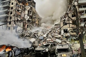 Ракетний удар по багатоповерхівці у Дніпрі: що відомо станом на зараз