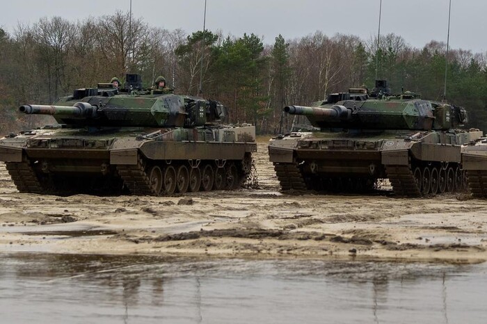 Німеччина дозволить Польщі відправити танки Leopard в Україну: названа дата
