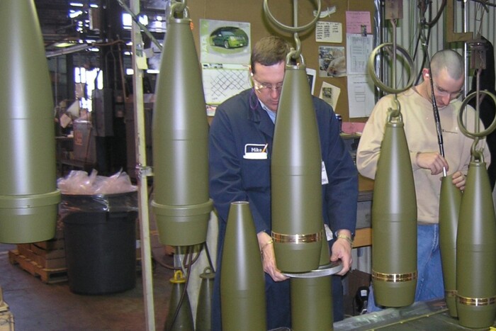 Пентагон збільшить виробництво артилерії для України в шість разів