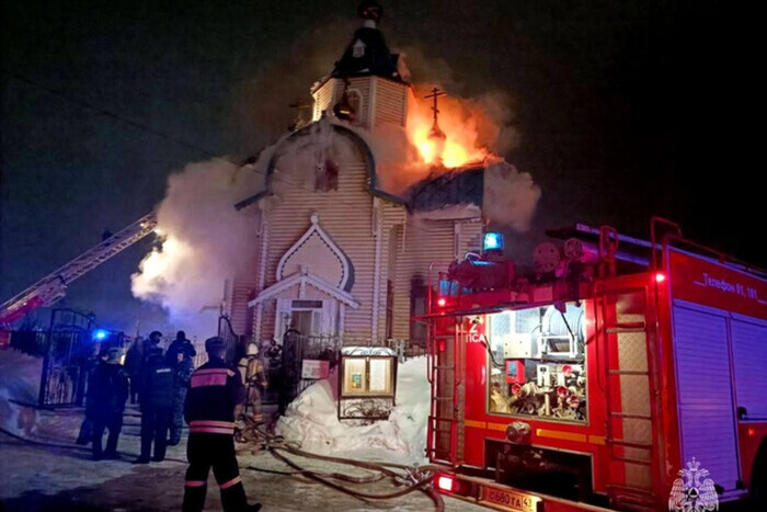 В России горела церковь, где благословляли оккупантов на войну (фото, видео)