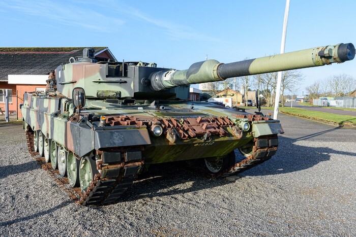 Танки Leopard 2 для України. Росіяни уже верещать про «брудну ядерну бомбу»
