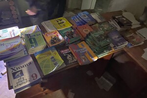 У ліцеї на Харківщині знайшли сотні російських підручників