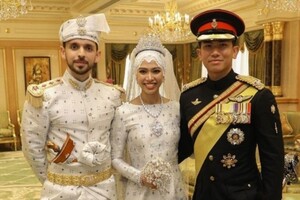 Діамантові туфлі та золотий букет. Дочка султана Брунея вийшла заміж за двоюрідного брата