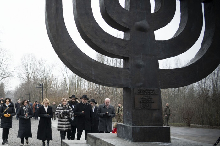 В Бабьем Яру состоялась церемония памяти жертв Холокоста (фото)