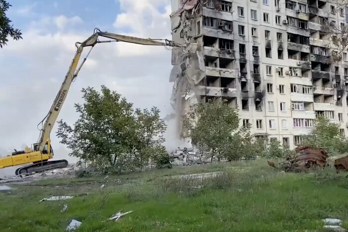 Московські забудовники знищують вцілілі будинки Маріуполя