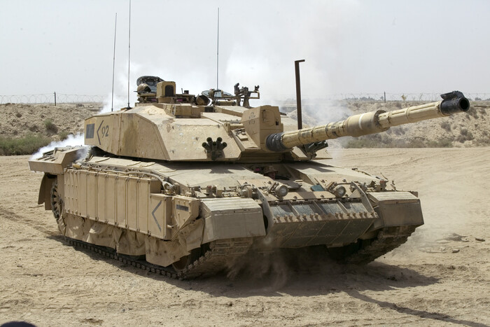 Міністр оборони Британії повідомив, коли танки прибудуть до України