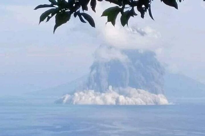 У Тихому океані прокинувся підводний вулкан (фото)