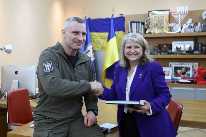 Участь у НАТО та допомога Києву: Кличко зустрівся з президенткою Парламентської асамблеї (фото)