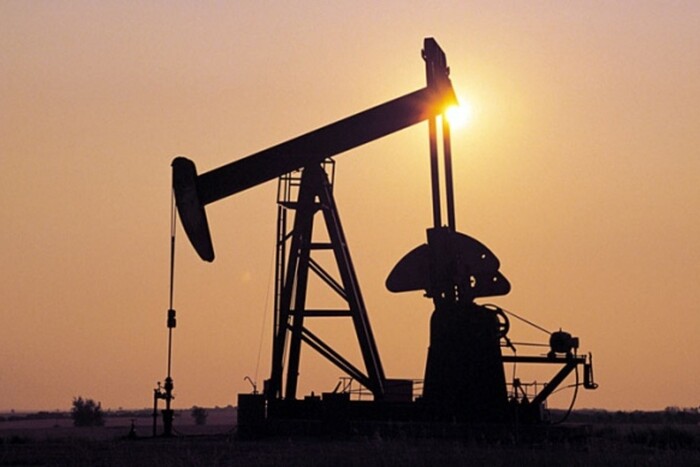 Рада ЄС офіційно затвердила стелю цін на російські нафтопродукти