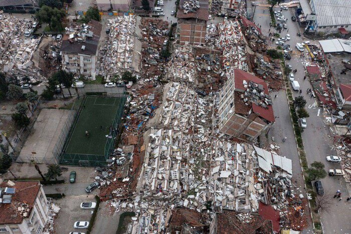 Землетруси в Туреччині: загинуло понад тисячу людей. Моторошні кадри (оновлено)