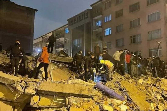 Землетрясение в Турции: россияне радуются (фото)