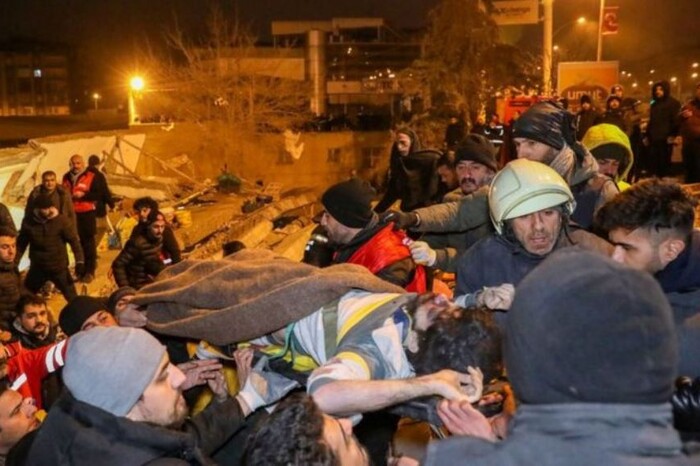 Кількість жертв землетрусів у Туреччині та Сирії вже перевищила 4 тис. осіб