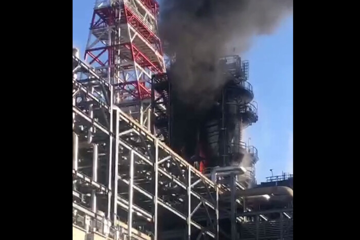 Знову горить: у Росії сталася пожежа на нафтобазі (відео)
