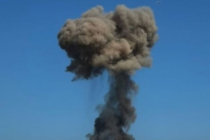 У Маріуполі прогриміло п'ять потужних вибухів 