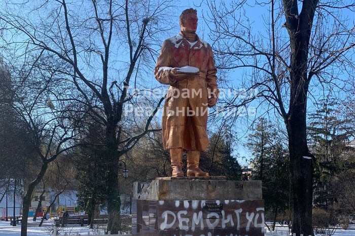 Мінкульт дозволив демонтувати у Києві ще два пам’ятники. Процес розпочався (відео)