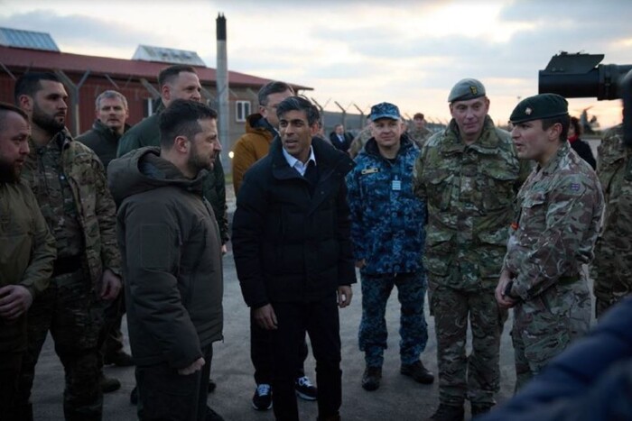 Зеленський та Сунак відвідали українських військових у Британії (фото)