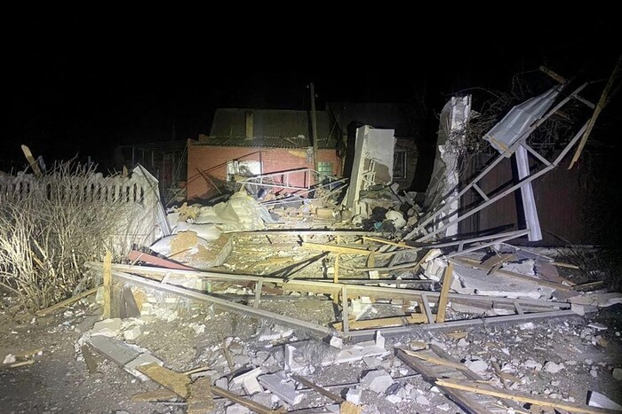 Нічна атака окупантів на Нікополь: є загиблий і страшні руйнації (фото)