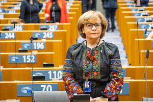 Литовська депутатка прийшла в Європарламент у вишиванці (фото)