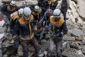 У Туреччині врятовано дитину, яка майже чотири дні перебувала під завалами після землетрусу (відео)