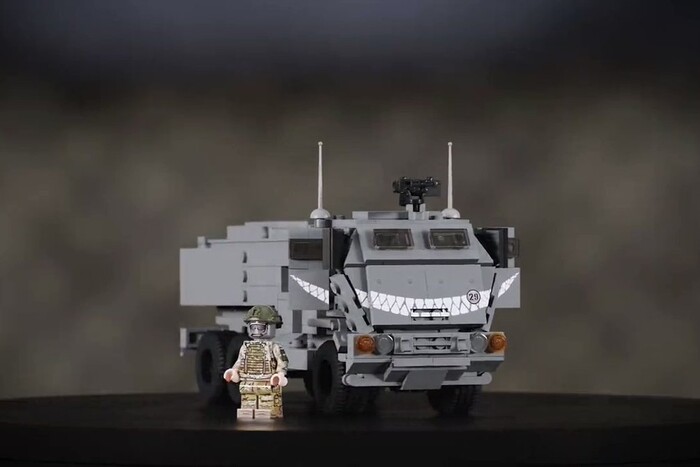 LEGO випустила модель HIMARS із фігуркою українського солдата