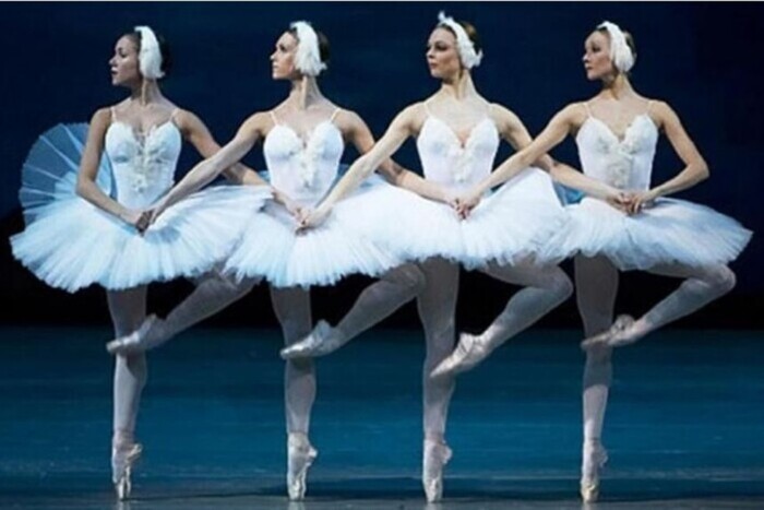 Кремль на годовщину вторжения покажет балет «Лебединое озеро»